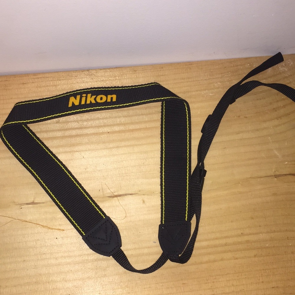 Original Nikon DSLR neck strap!